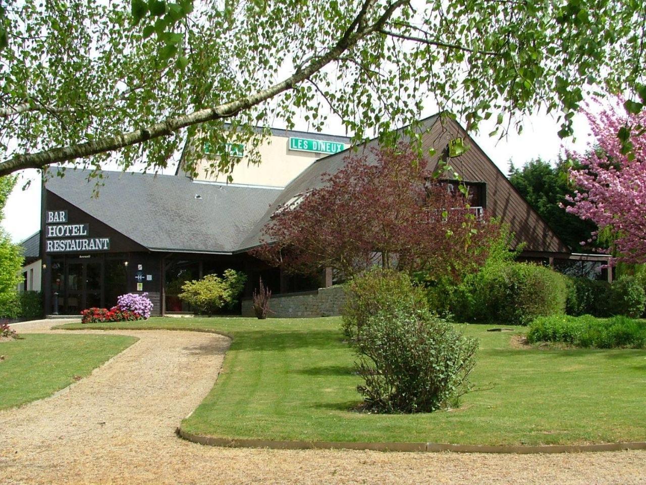 Les Dineux Village Trémeur Exterior foto